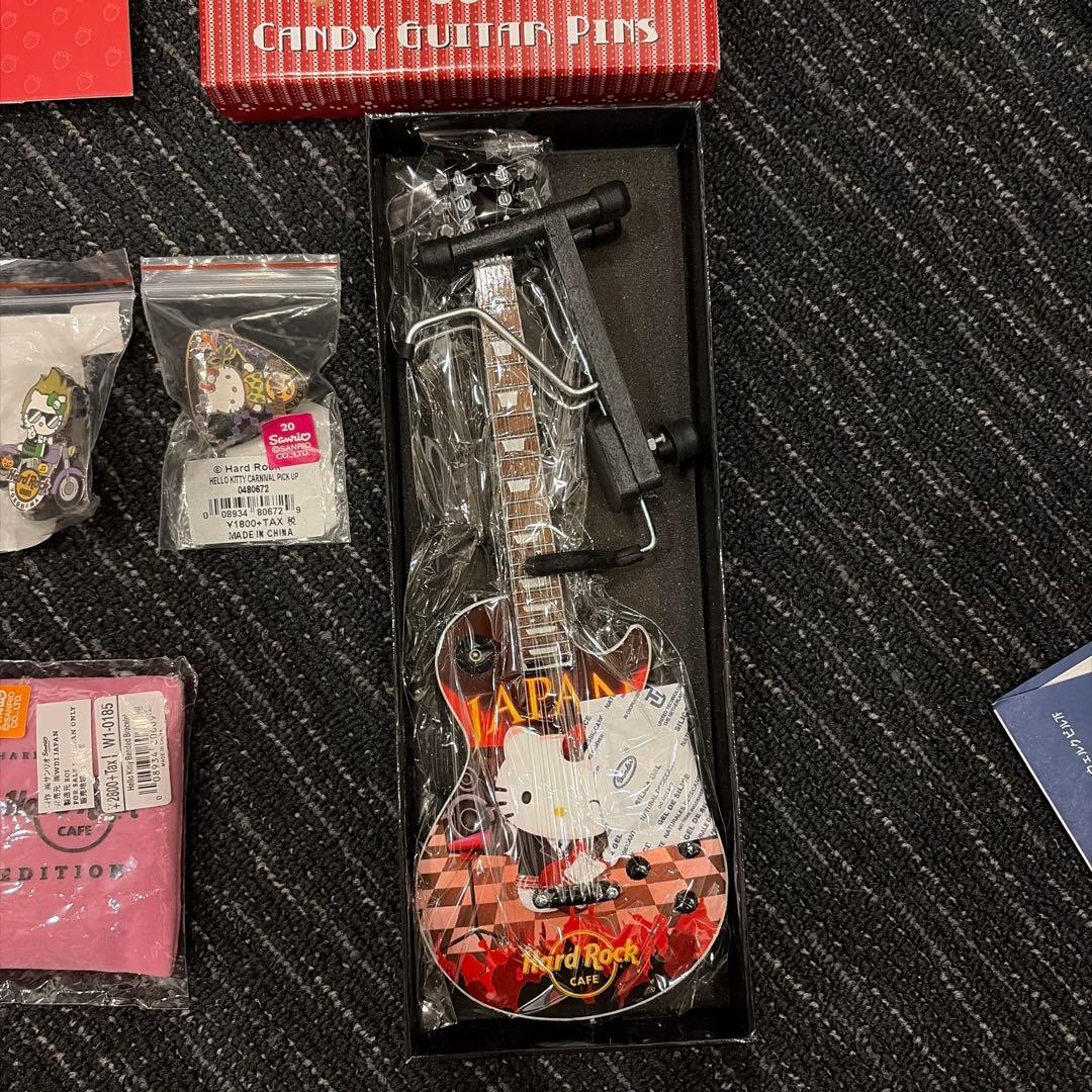 ハロー・キティHard Rock CAFE限定ピンバッジ(15点+おまけ2点)