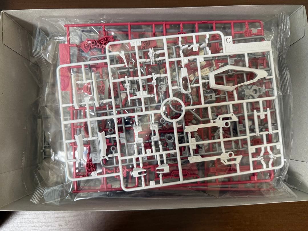 機動戦士ガンダムSEED DESTINY、FREEDOM のHGガンプラセット