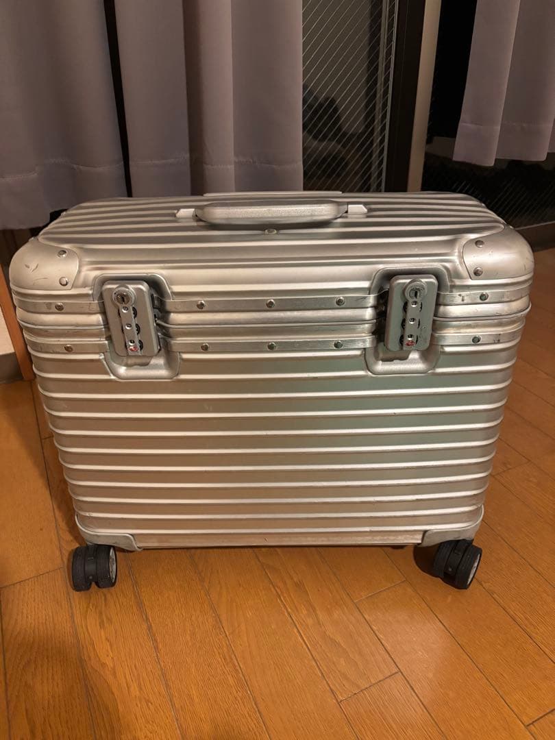 リモワ　パイロット　29L 機内持ち込みサイズ