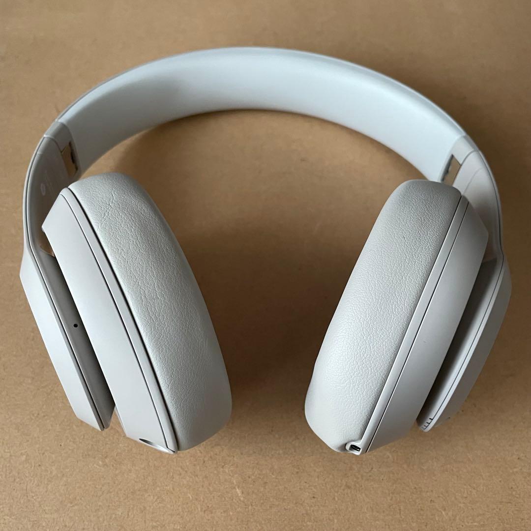 Beats Studio Pro サンドストーン ビーツ ヘッドホン