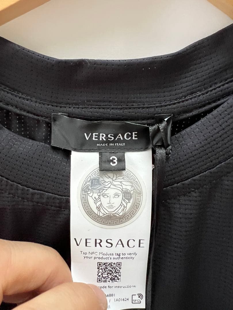 新品未使用！タグ付　定価4.1万 伊製 ヴェルサーチェ ノースリーブシャツ　3