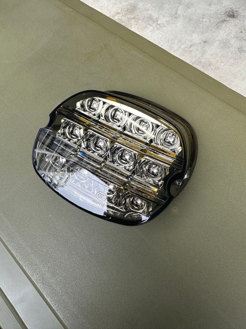 ハーレーダビットソン　ローライダーS(純正)テールランプ