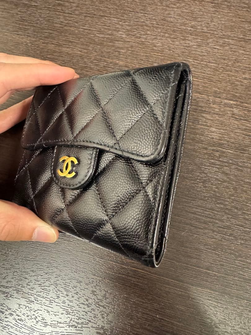 CHANEL シャネル　マトラッセ 黒 キャビアスキン 三つ折り財布