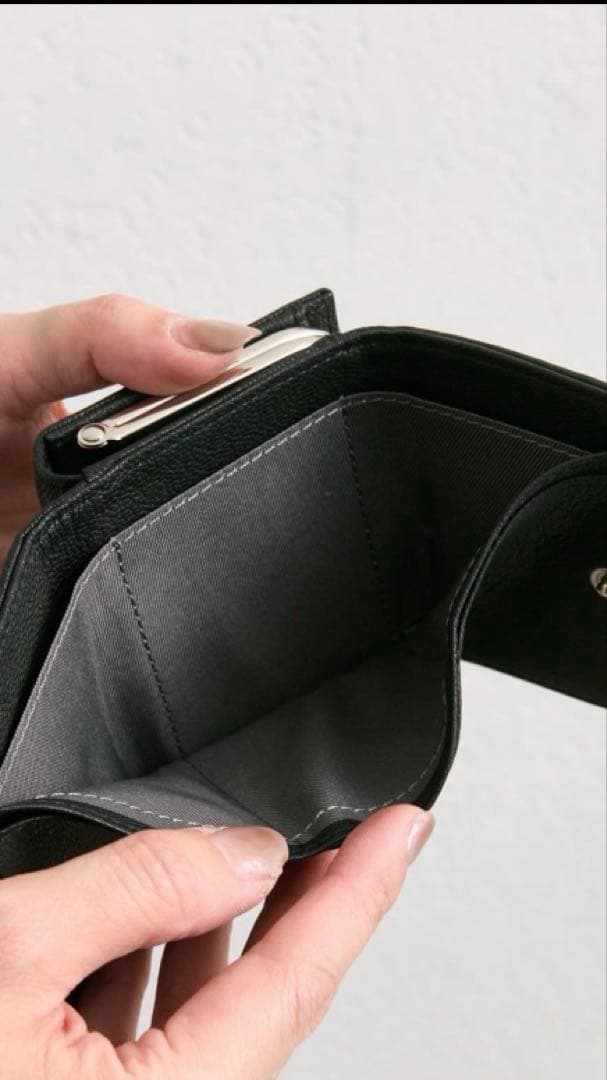 【新品未使用】PEZ ×ear 本革/コラボ三つ折りがま口財布 イアパピヨネ