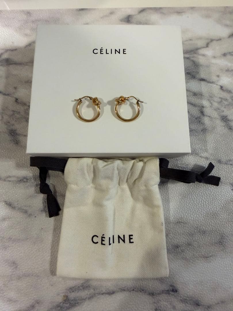 【極美品】CELINE セリーヌ ノットスモールフープピアス　ゴールド　ピアス