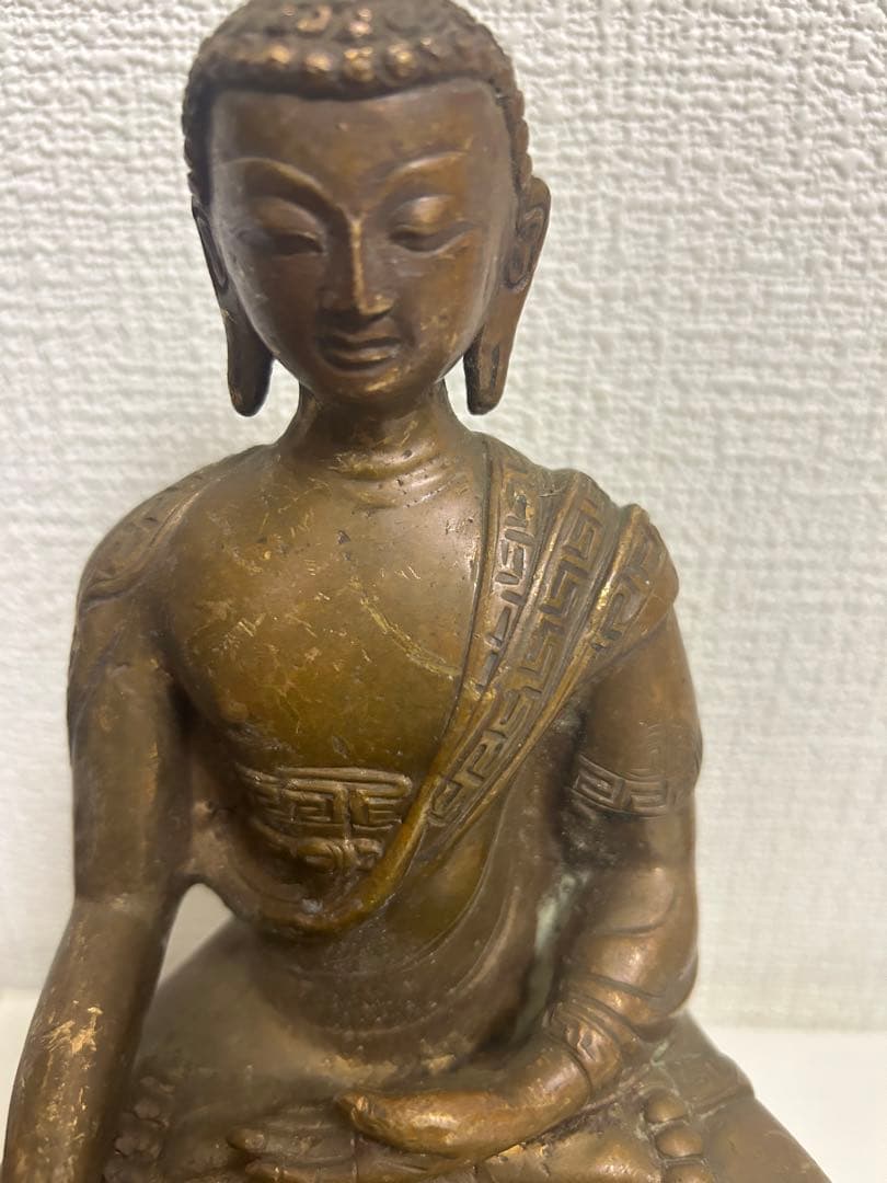 释迦牟尼坐像，真鍮製，重約2000克