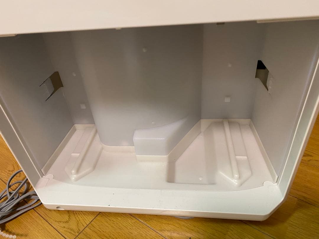 コロナどこでもクーラー2023年製　冷風、除湿、衣類乾燥