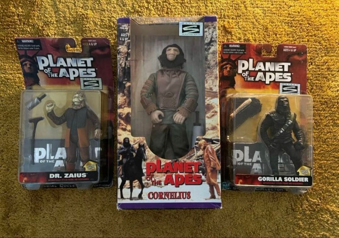 PLANET OF THE APES フィギュア3体セット。