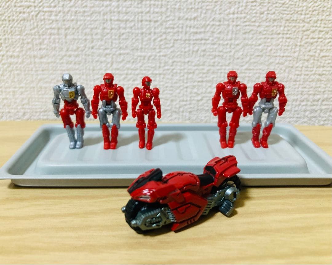 ダイアクロン：ダイアバトルスV2<レッドライトニング>系の隊員＆ライドファルコン