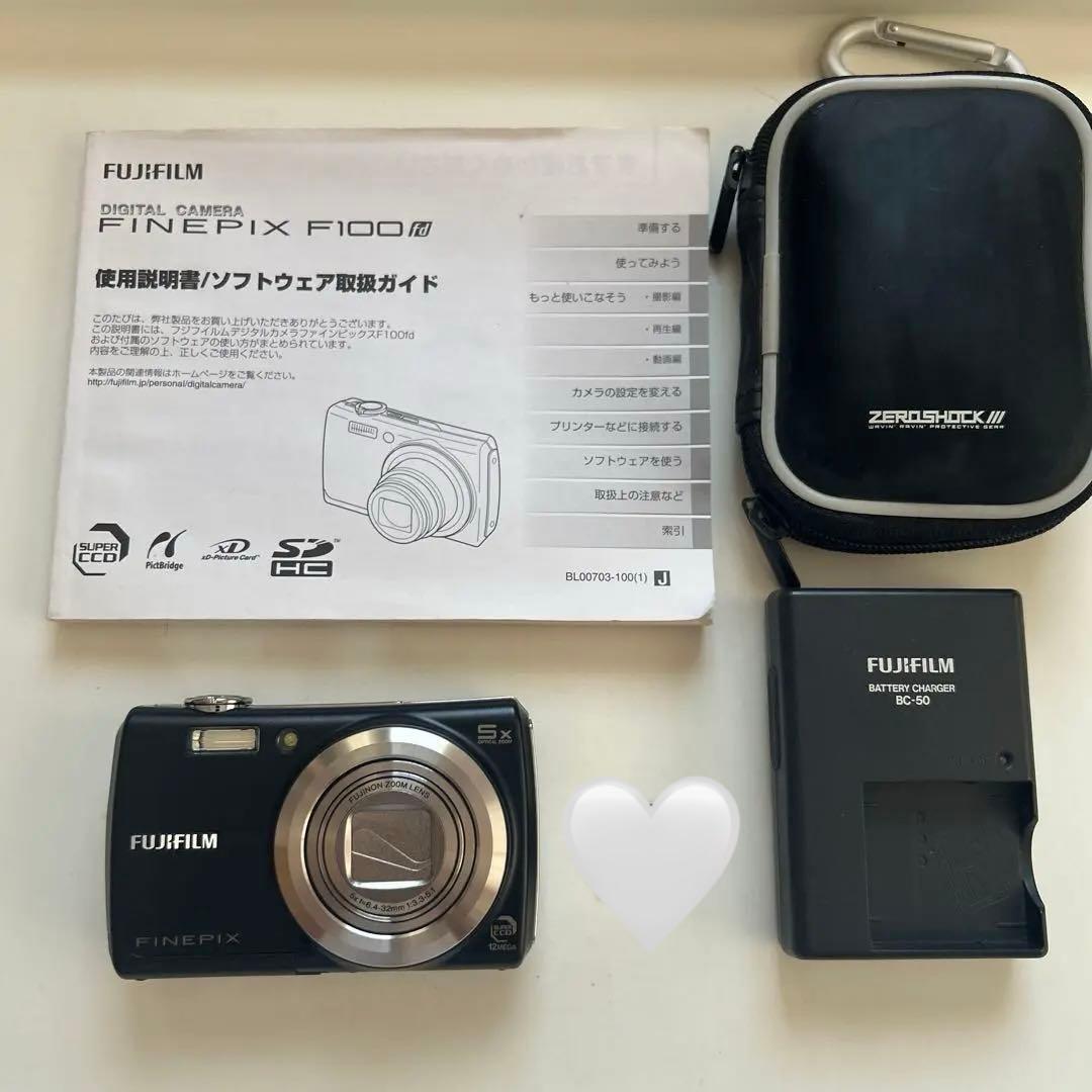 富士フィルム　 コンパクトデジタルカメラ FINEPIX F100