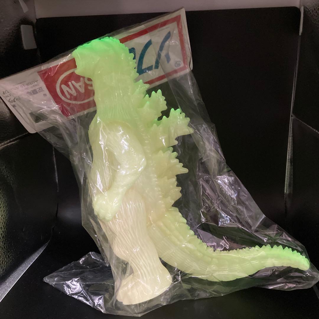 超美品♡希少♡新品♡未開封♡ 2004年蓄光版逆襲版ゴジラ 1955年　TOHO