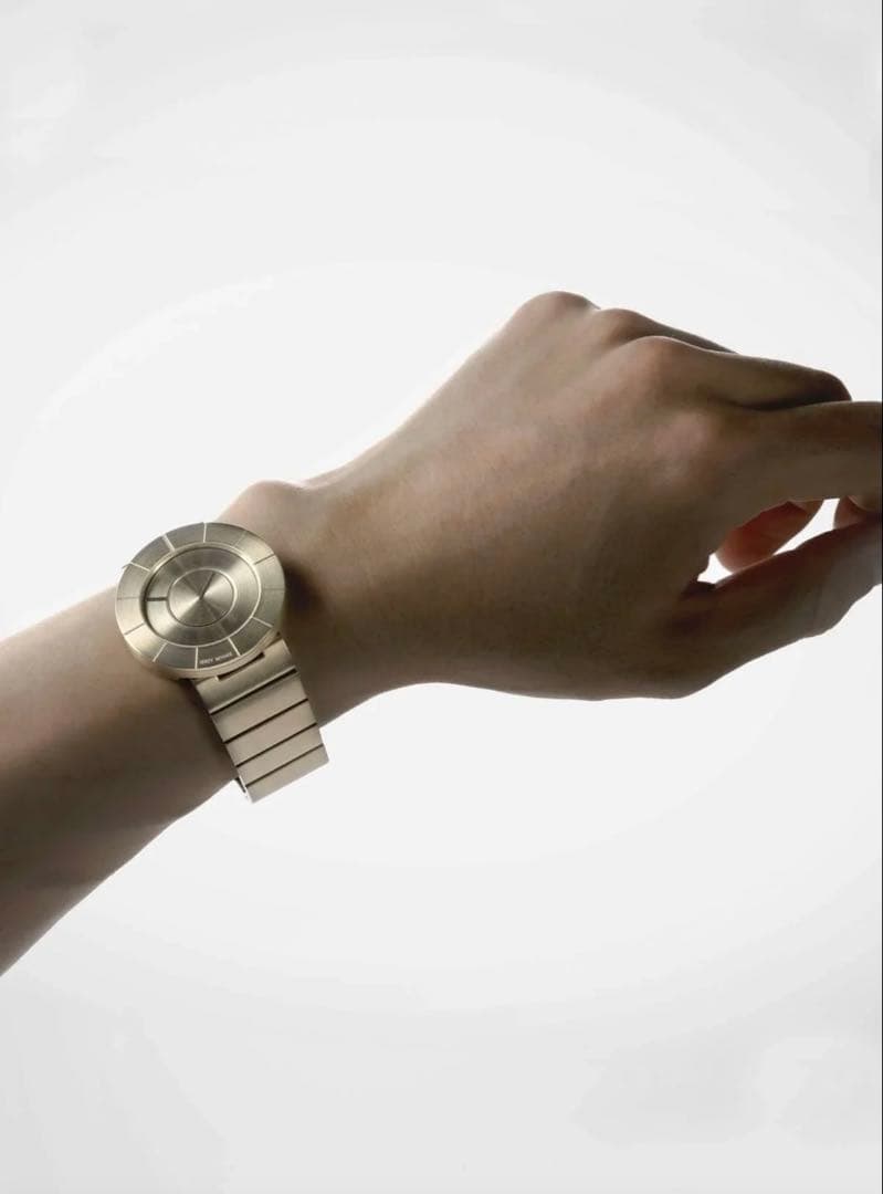 【ISSEY MIYAKEイッセイミヤケ】希少 TO ゴールド　腕時計　電池切れ