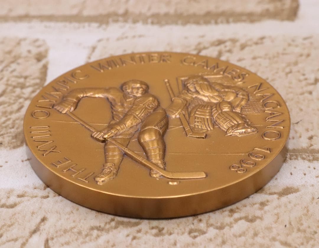 ◇長野オリンピック 公式記念メダル 純銀 ブロンズ 箱付き