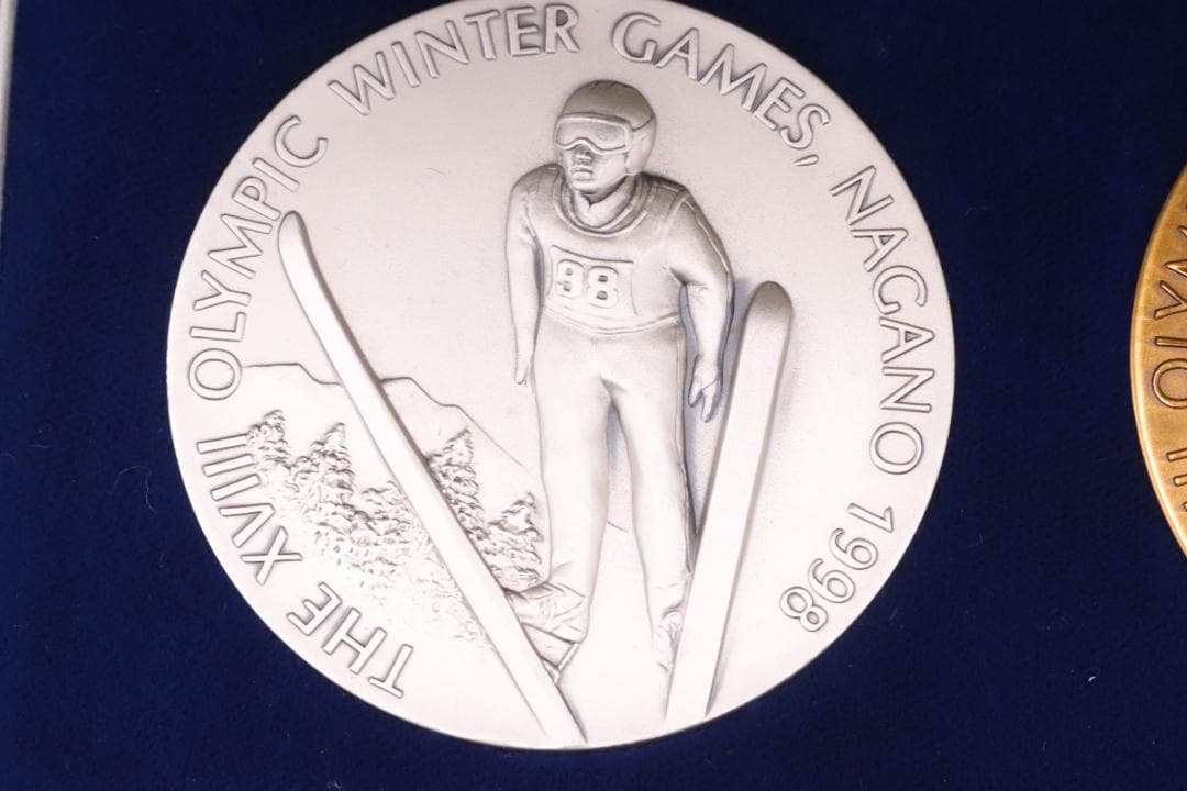 ◇長野オリンピック 公式記念メダル 純銀 ブロンズ 箱付き