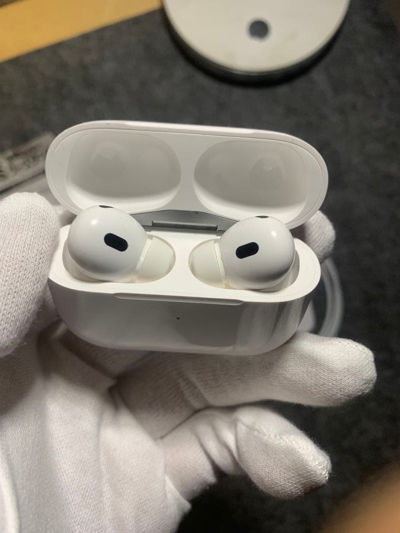 AirPods Pro 第2世代 Lightning Magsafe充電タイプ