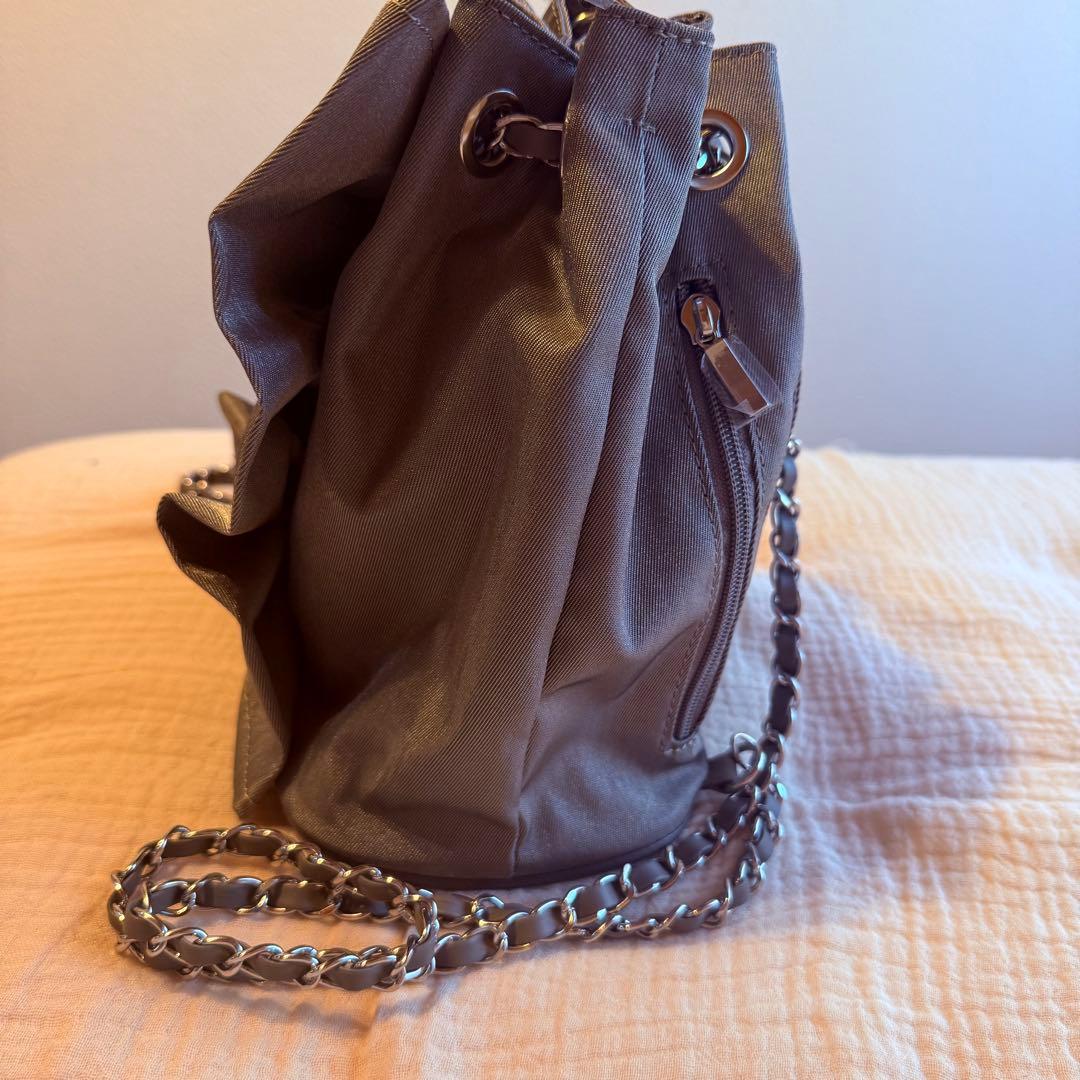 セルフォード チェーンショルダーフリルサック グレー