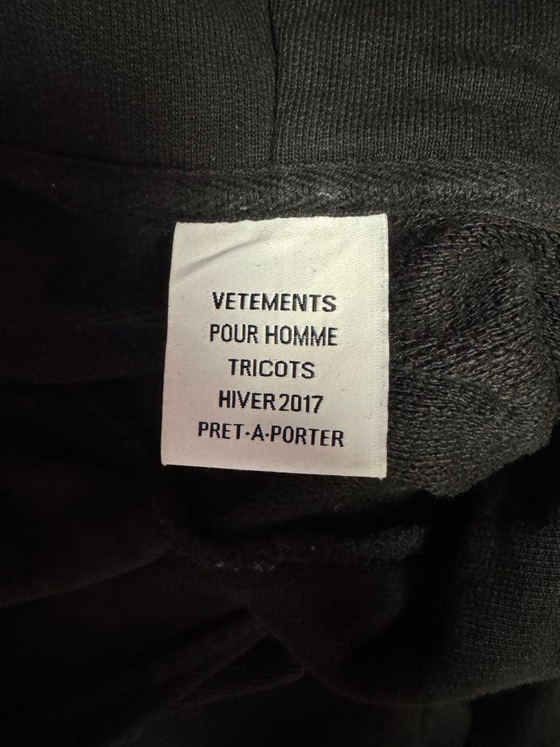 ヴェトモン VETEMENTS TOTAL FUCKING DARKNESS