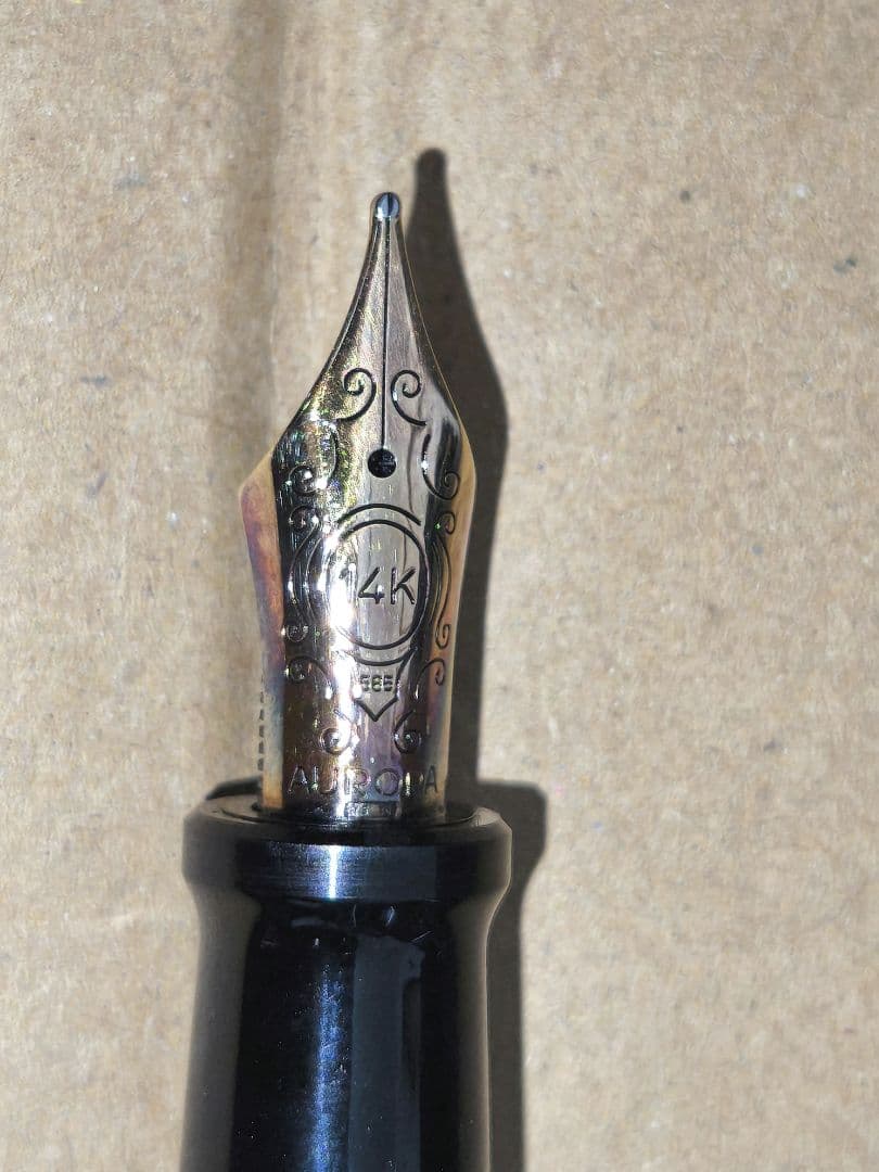 P*h様 アウロラ　オプティマ　万年筆　ペン先14K　グリーン 【中古】