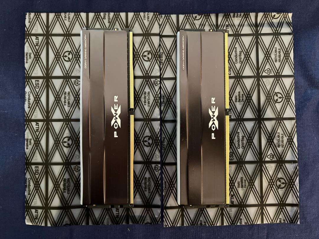 シリコンパワー DDR4 3200 RGB 16GB(8GB×2)