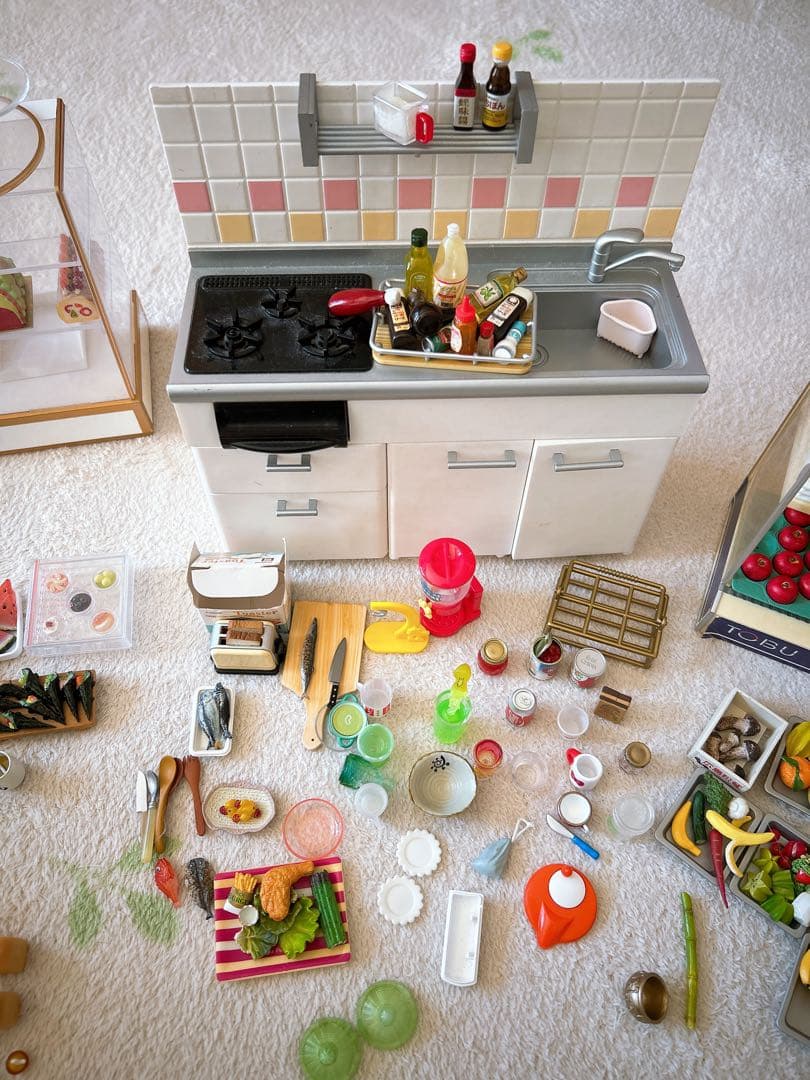 リーメント　流し台　勉強机　ケーキショーケースなど