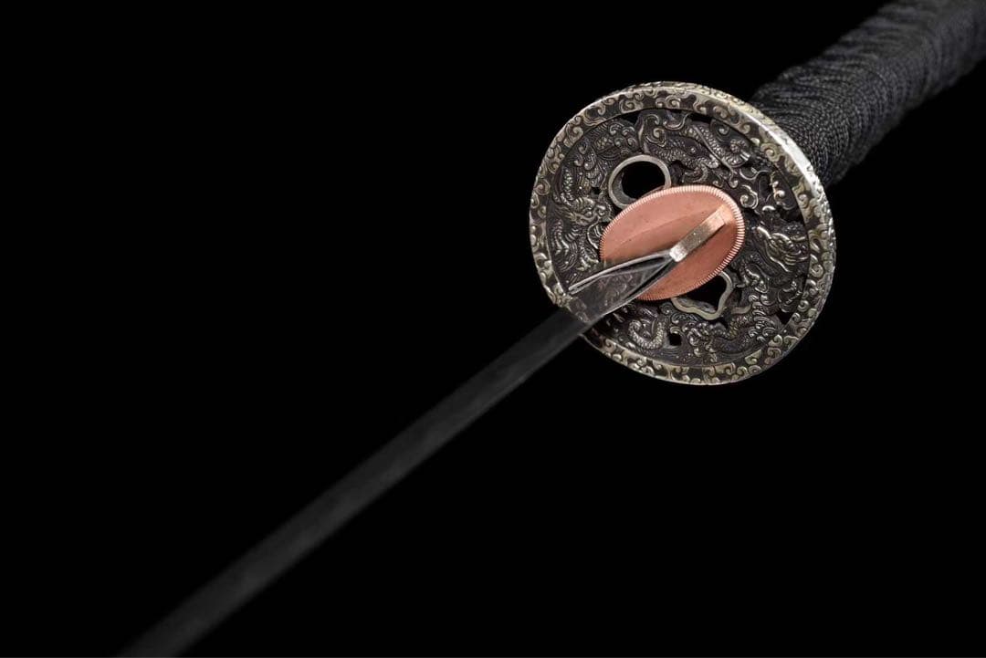 龍巻風雲 日本刀 高級本格居合刀 武具 舞踊刀 古兵器 太刀 武蔵 大漆鞘