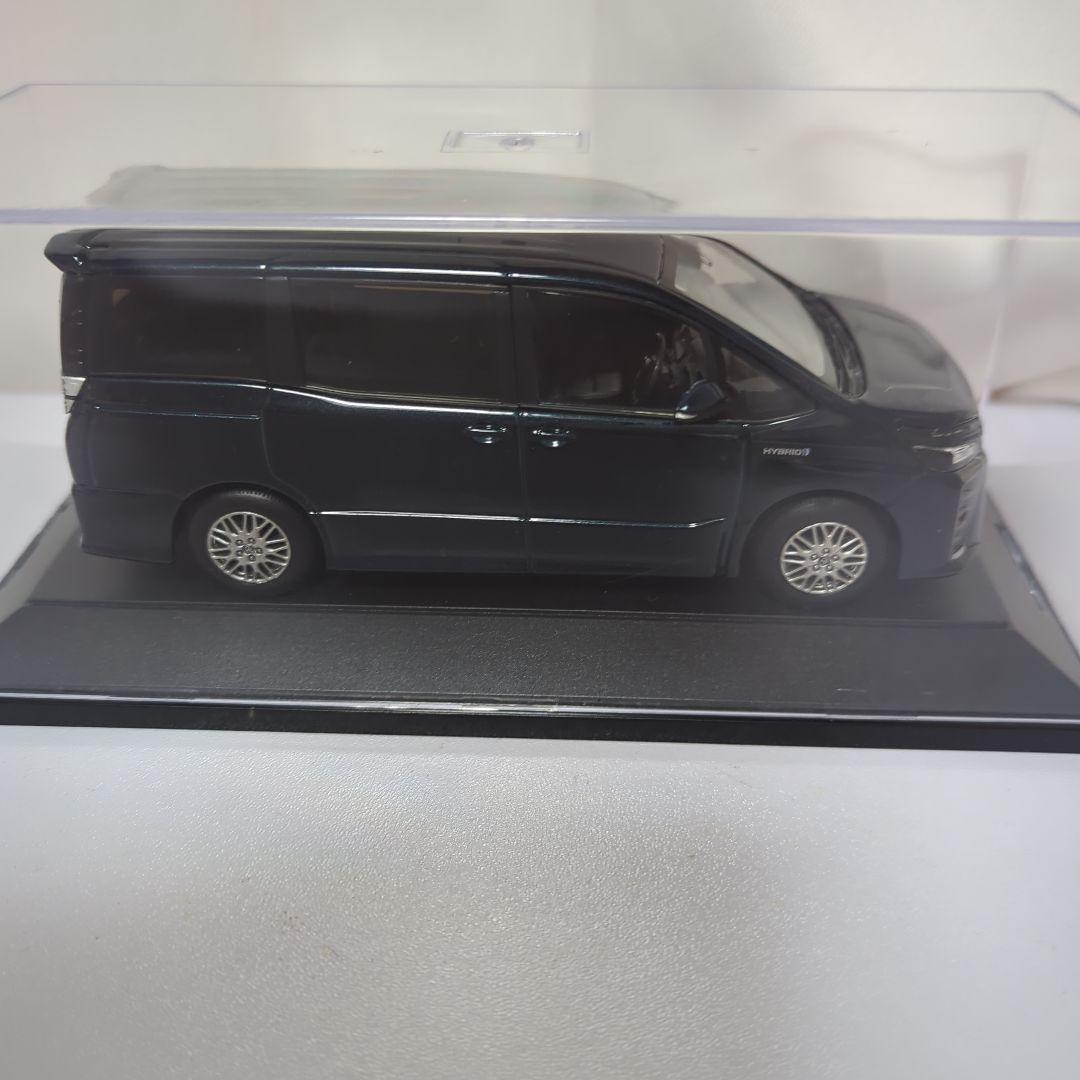 TOYOTA VOXY ミニカー 80系後期　カラーサンプル