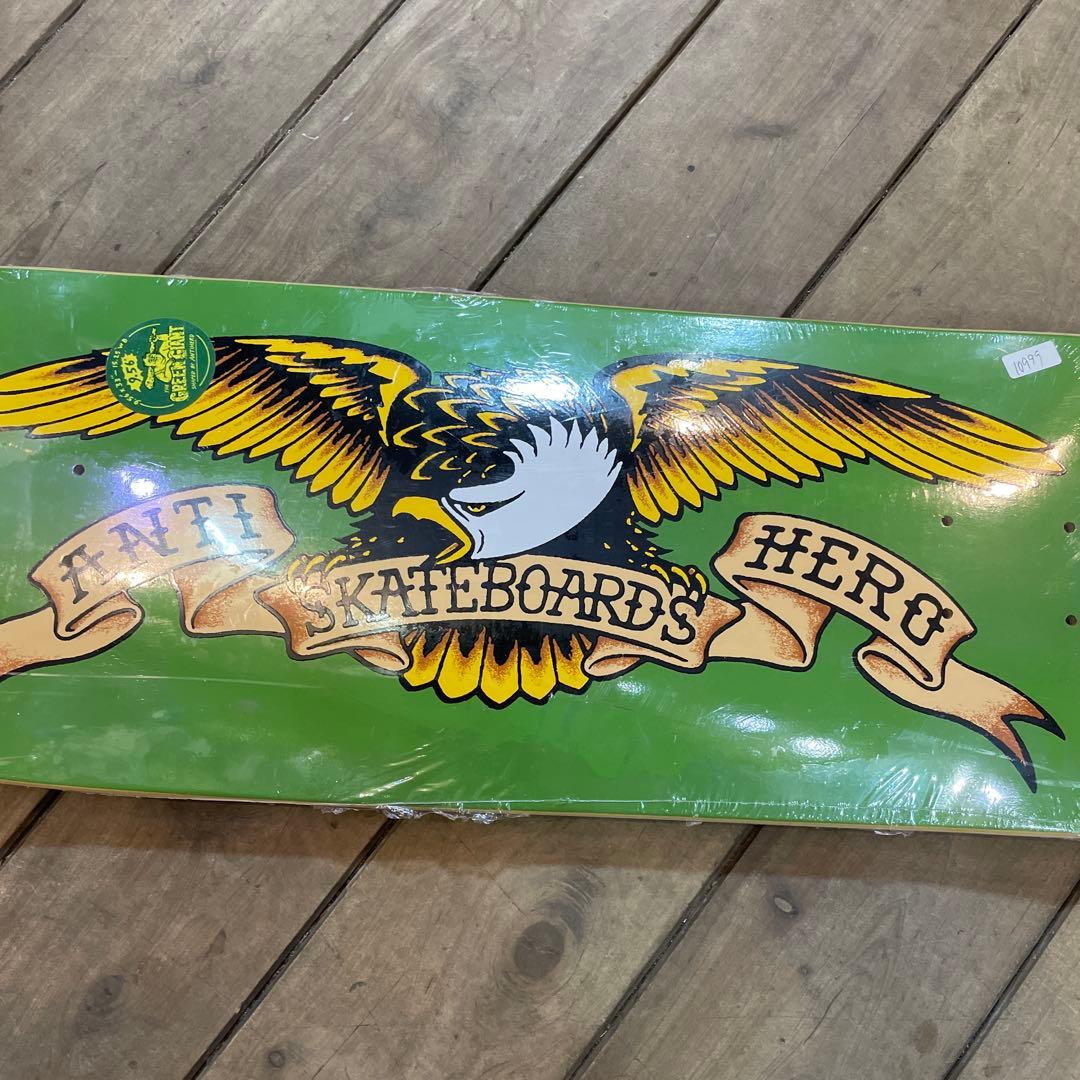ANTI HERO スケボーデッキ GREENGIANT 9.56インチ