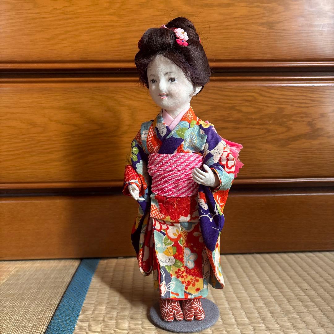 伝統的なすごく可愛いお人形
