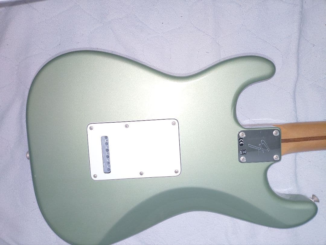 Fender Stratocaster Pre-Wired SSSピックガード