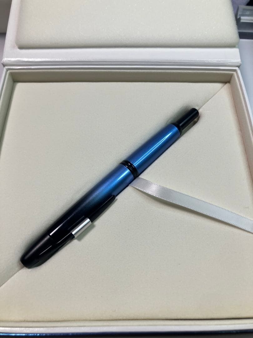 PILOT　パイロット　キャップレス　2021年限定　ブラックアイス　M-nib