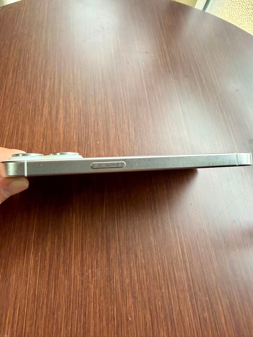 ガラスフィルム付き！iPhone 15 Pro 256GB SIMフリー