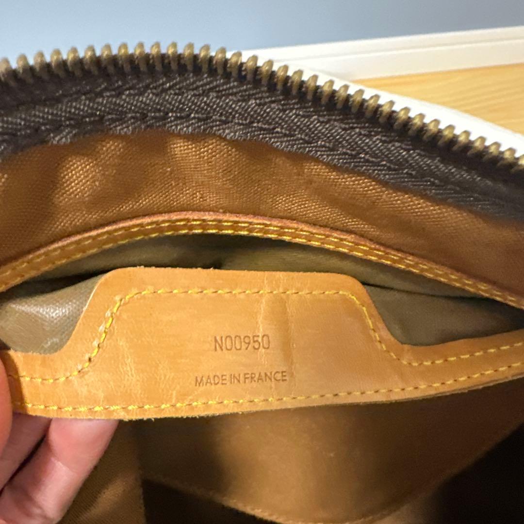 Louis Vuitton トラベルバック