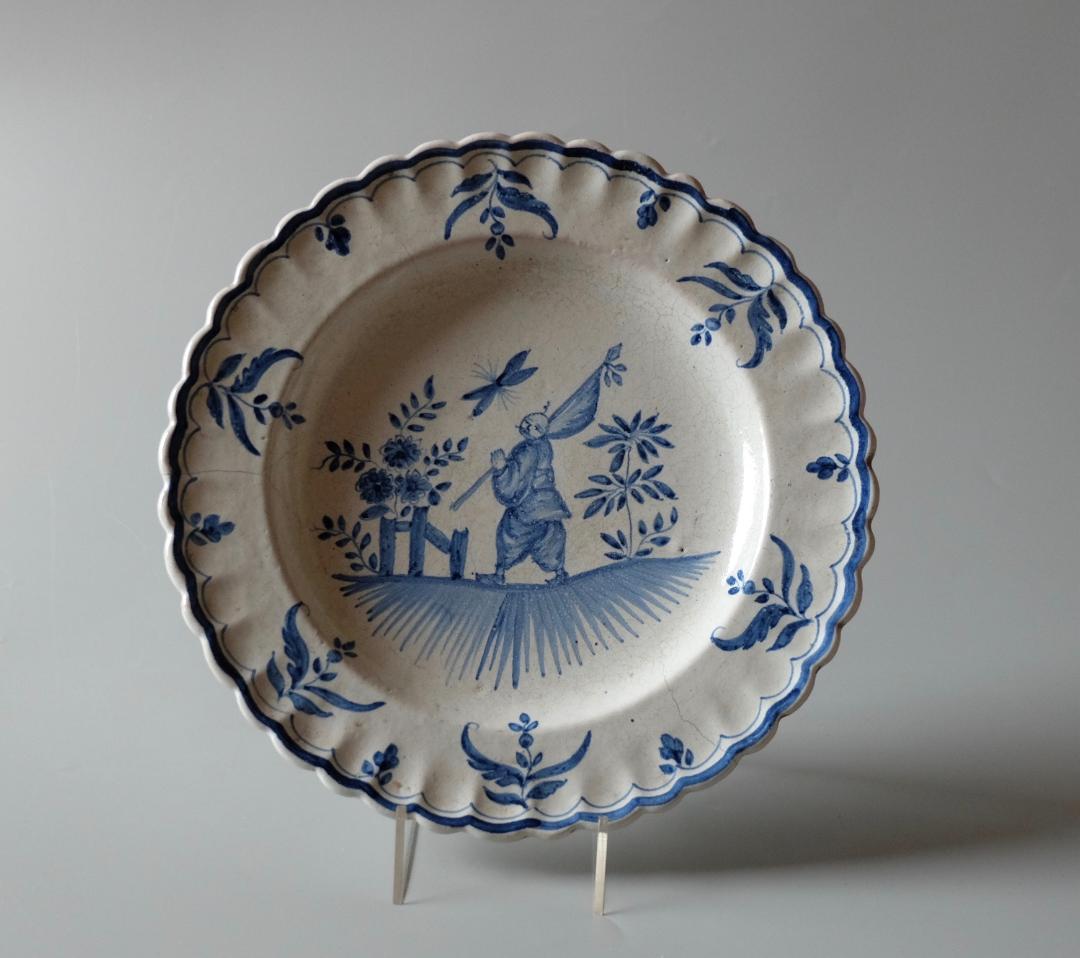 ☆☆フランスの輪花の皿：シノワズリー中国人の絵　19世紀