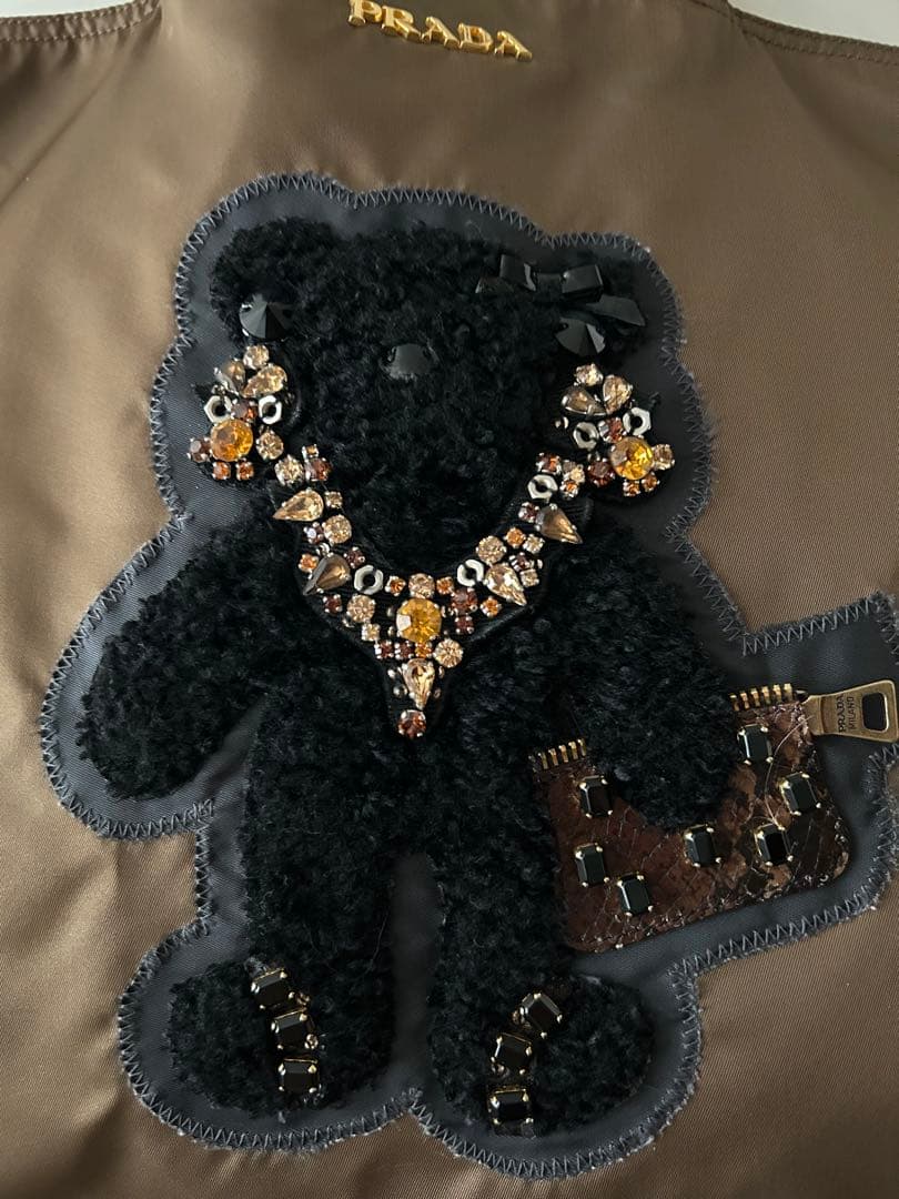 PRADA クマ刺繍ビジュー バッグ