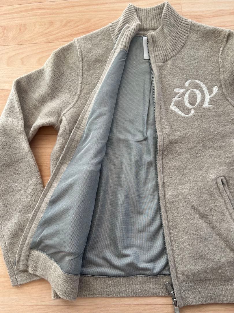 未使用品　ゴルフZOY ベージュ　圧縮ニット　ジップアップジャケット　M