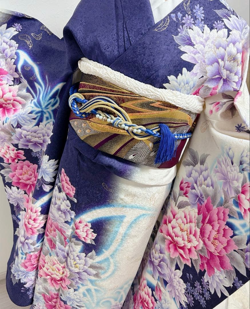 未使用品に近い　振袖セット　牡丹　豪華　金彩　金刺繍　振袖フルセットお探しの方！