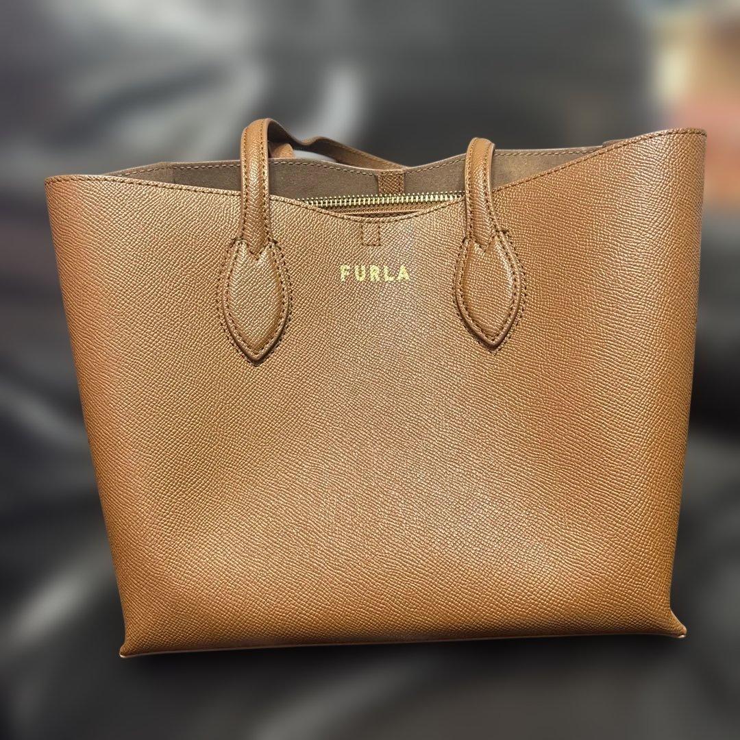 FURLA ERA S TOTE トートバッグ　ハンドバッグ