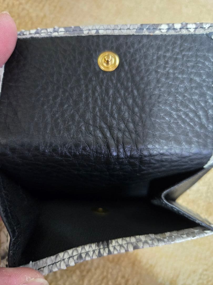 chiibag三つ折り財布 パイソン