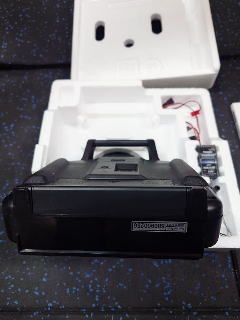 フタバ FUTABA 10J 2.4GHZ T-FHSS プロポ　飛行機用