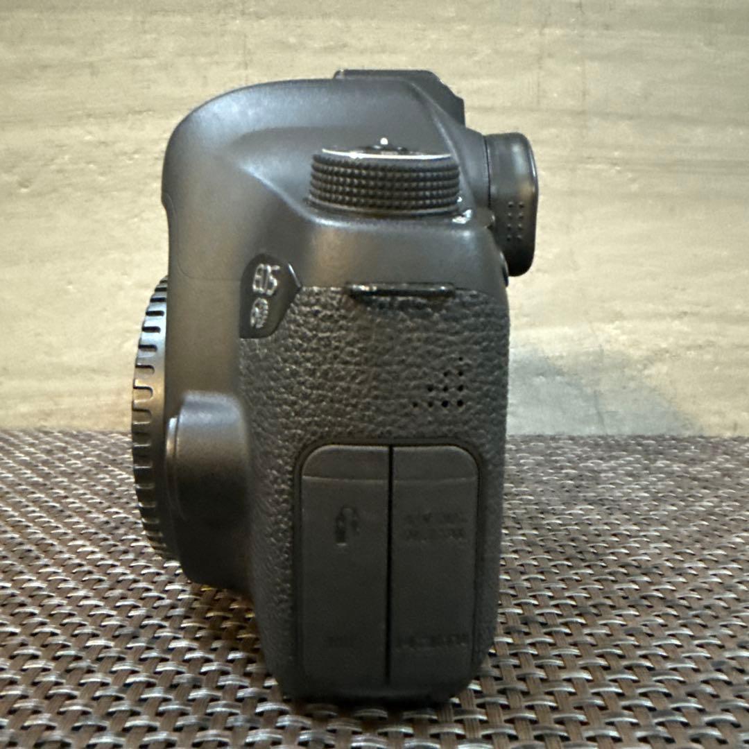 グランパスター様用Canon EOS 6D 本体（ストラップ未使用）