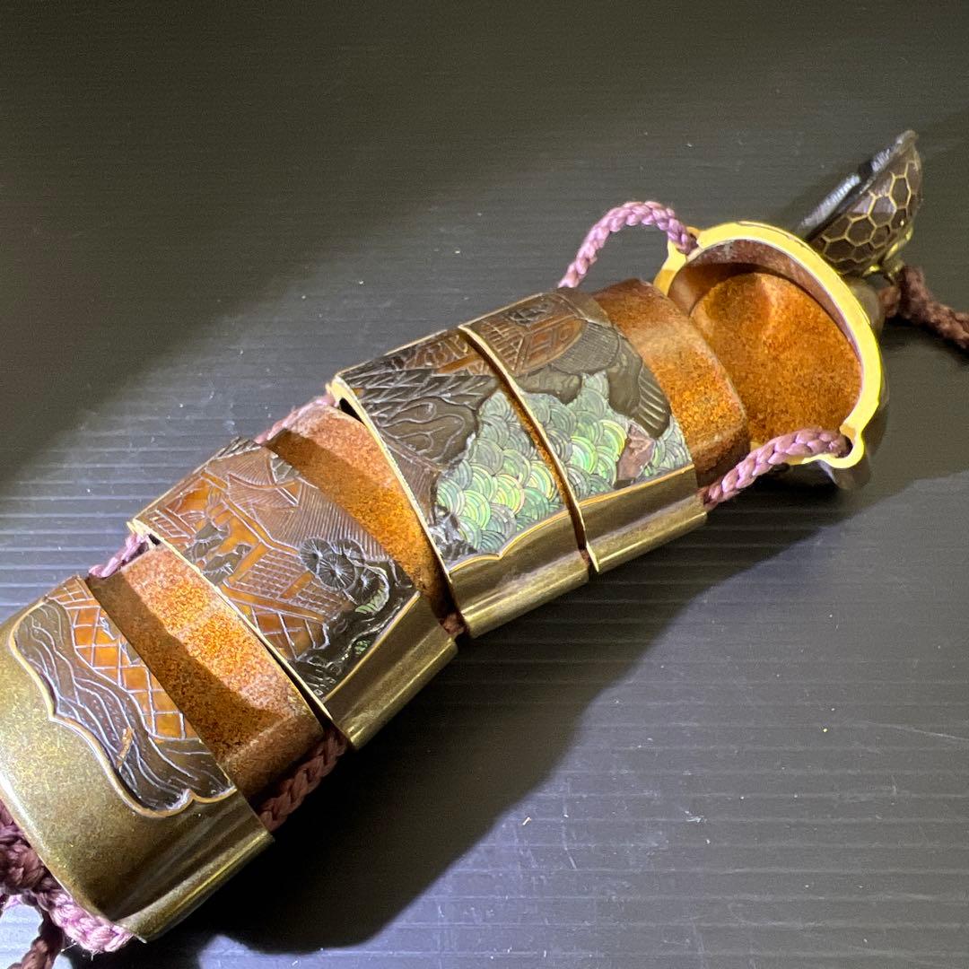 江戸時代　本鼈甲螺鈿象嵌五段印籠　61g 東Y7-1016☆2Fトルニ