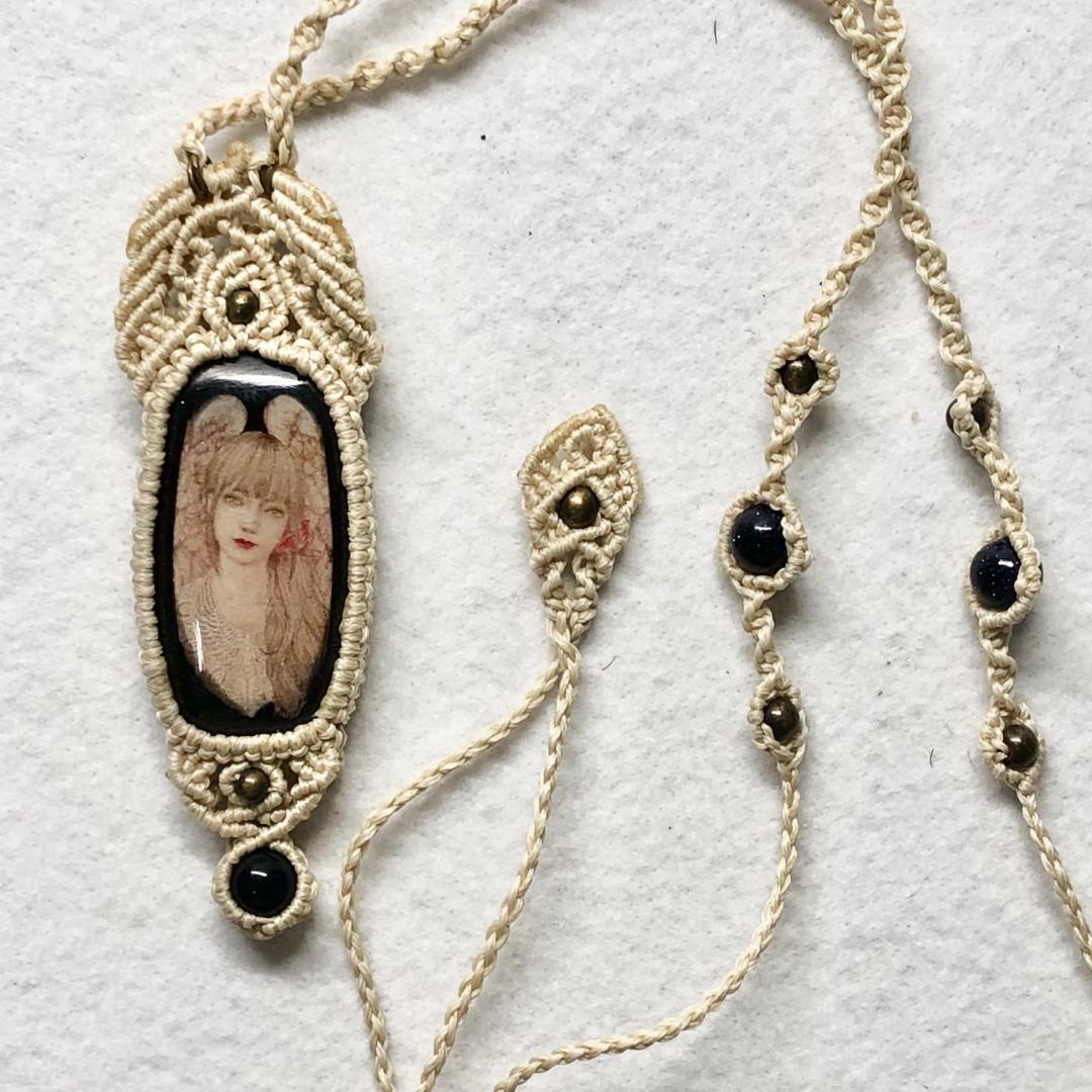 マクラメ編みアート＃010『右手の龍と左手の獅子』＆『マリアの心臓』