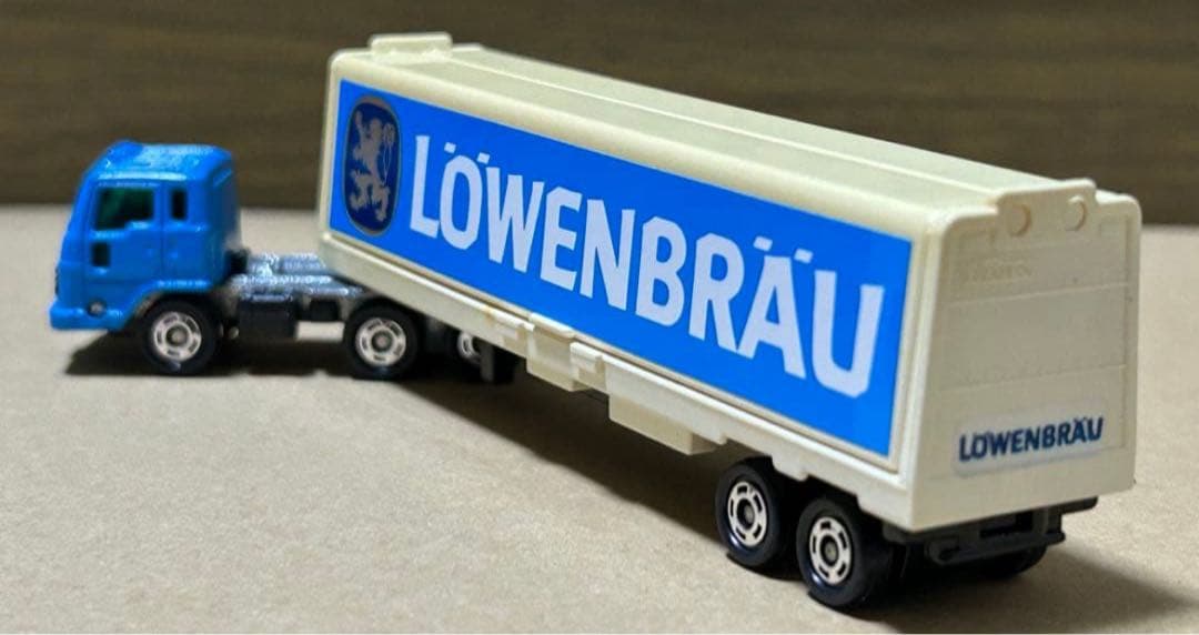 ロングトミカ いすゞ V12 ウイングルーフトレーラー LOWENBRAU