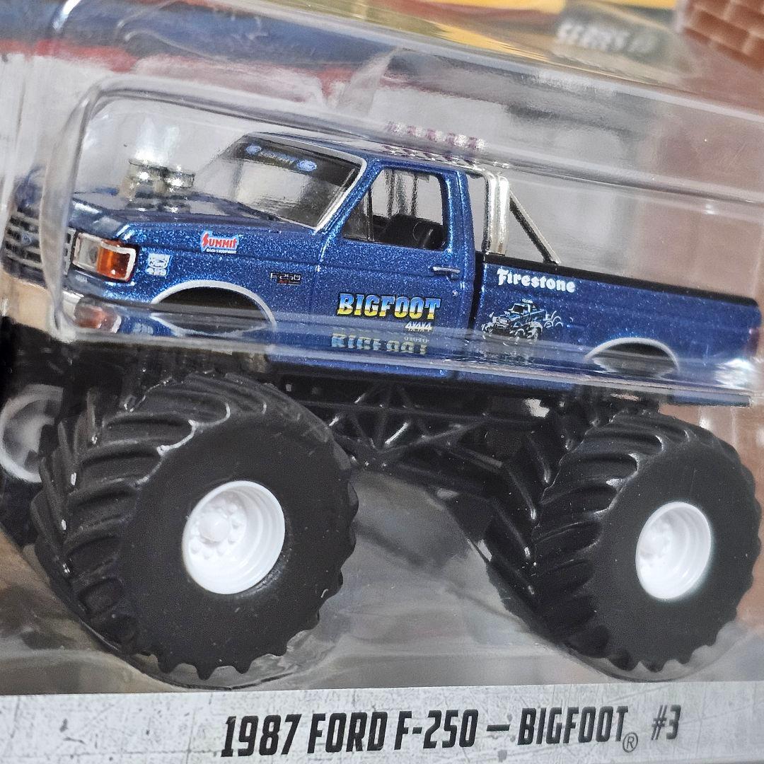 グリーンライト　ビッグフット　#3　モンスタートラック　ビッグタイヤ　1/64