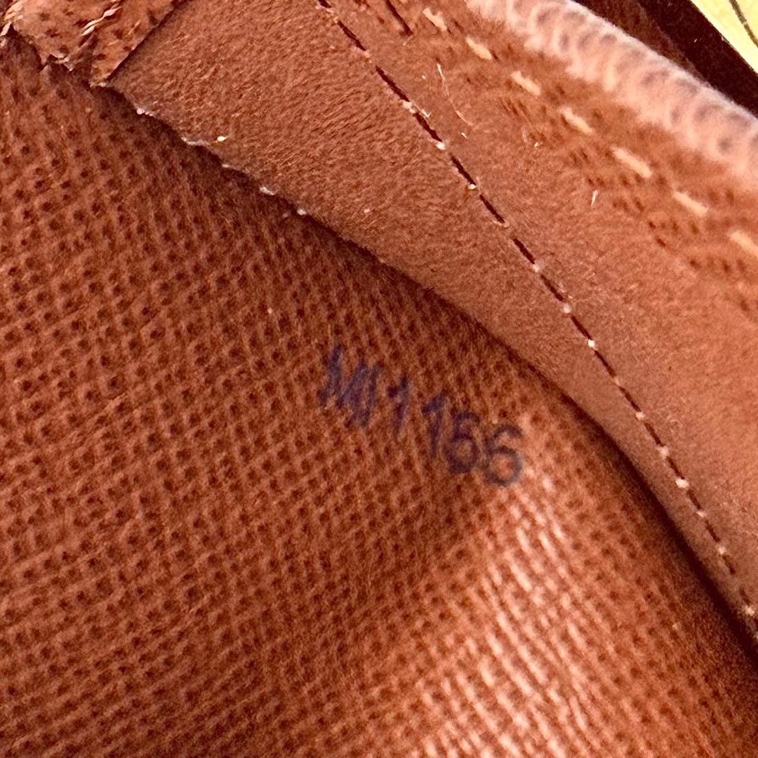 極上美品　ルイヴィトン　モノグラム　ヴィエノワ がま口　二つ折り財布