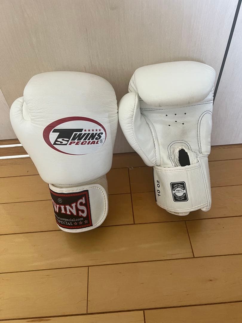 TWINS ボクシンググローブ ＋パンチングミット　＋　キックミット　セット