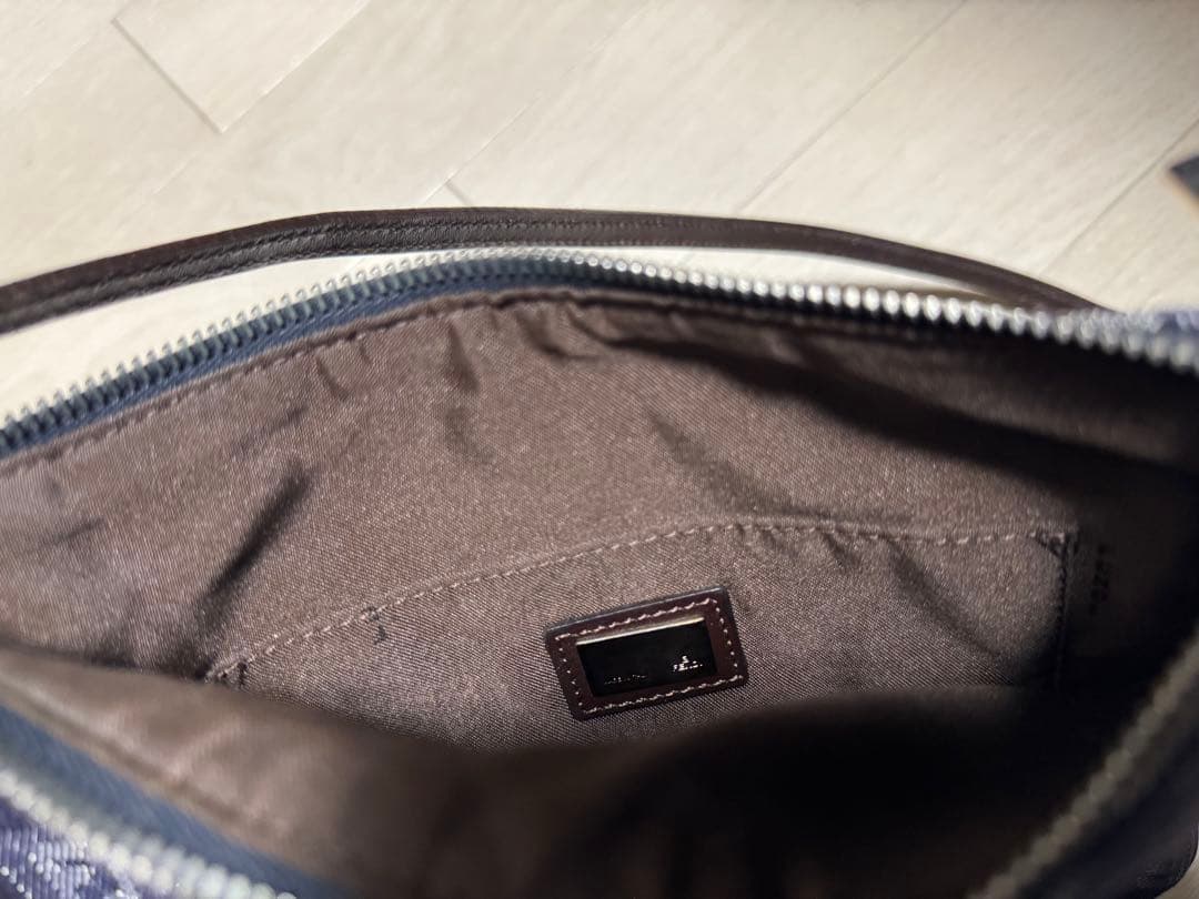 フェンディ　ショルダーバッグ ズッキーノ ズッカ柄　光沢　デニム風　青