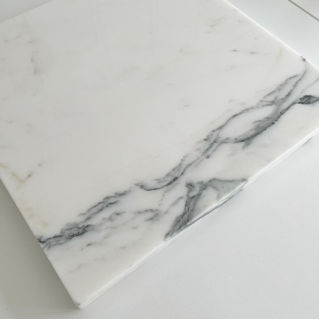 大理石 で ペット ひんやり　天然白大理石　厚さ約20ミリ 天板のみ鏡面仕上げ