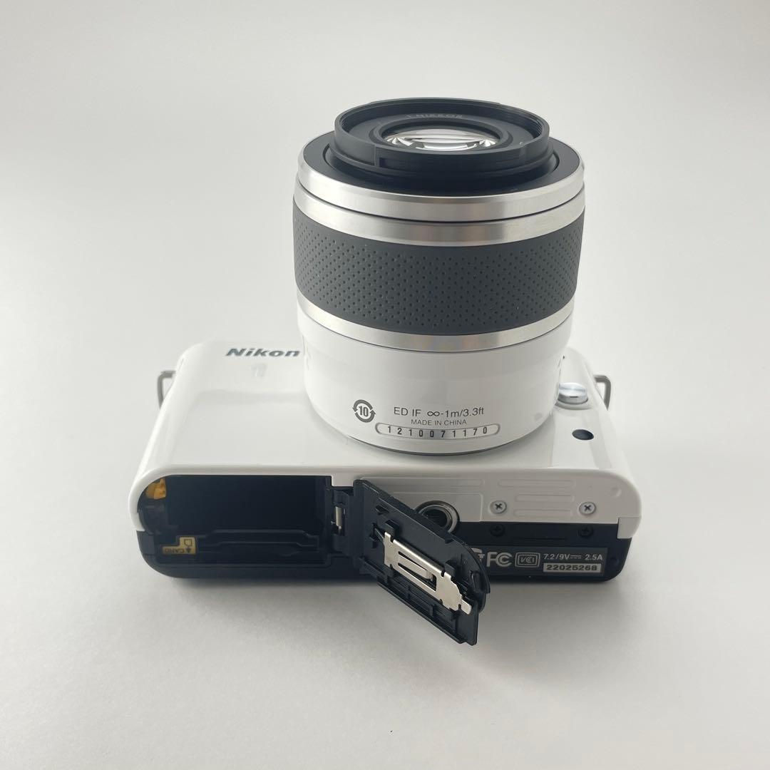 【ショット数3000・返品保証】Nikon1 J1 ホワイト レンズキット