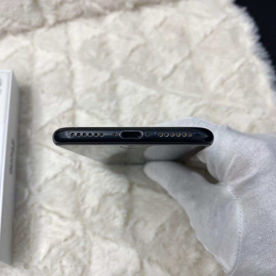 Apple iPhone SE 256GB ブラック